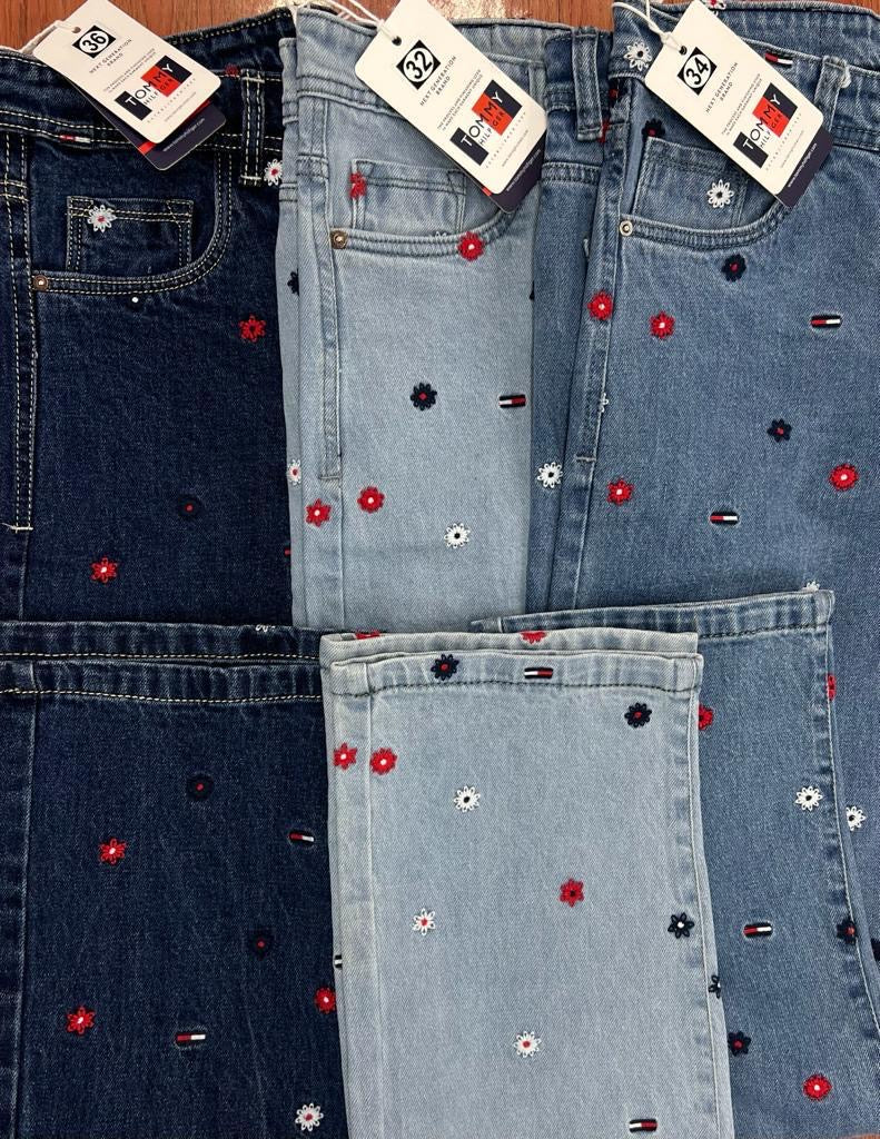 Women’s Straight Fit Printed Jeans